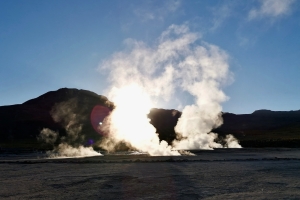 El Tatio gejserne ved solopgang