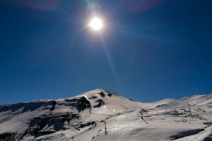 Solen står højt over Valle Nevado