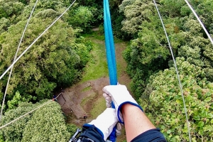 Thomas klar til at springe ud fra 45 meters højde