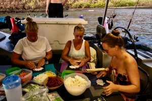 Sushi produktionen er i fuld gang