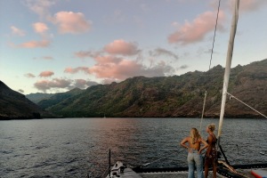 Ankomsten til Controller Bay, Nuku Hiva