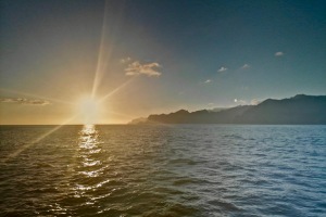 Ankomsten til Controller Bay, Nuku Hiva