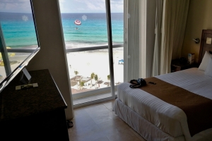 Udsigten fra vores hotelværelse i Cancun